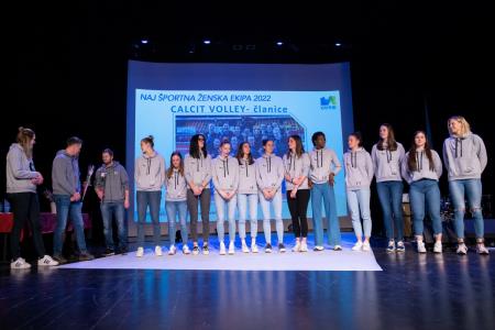Na mladih šport stoji. Naj športnika Kamnika za leto 2022 Lovro Planko in Tjaša Vrtačič ter ekipa odbojkaric Calcit volleya (41)